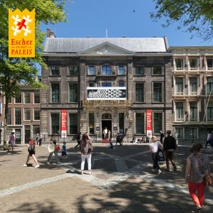 Model van de tentoonstelling 'Kijken met je handen' van Escher in Het Paleis